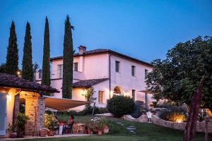 Bike Resort Villa Rey Urlaub zwischen Olivenhainene und Weingergen am Lago Trasimeno in der Nähe der Toskana.